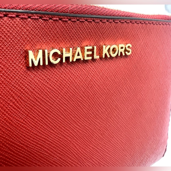 Michael Kors Adele Smartphone Wallet - Picture 3 of 13